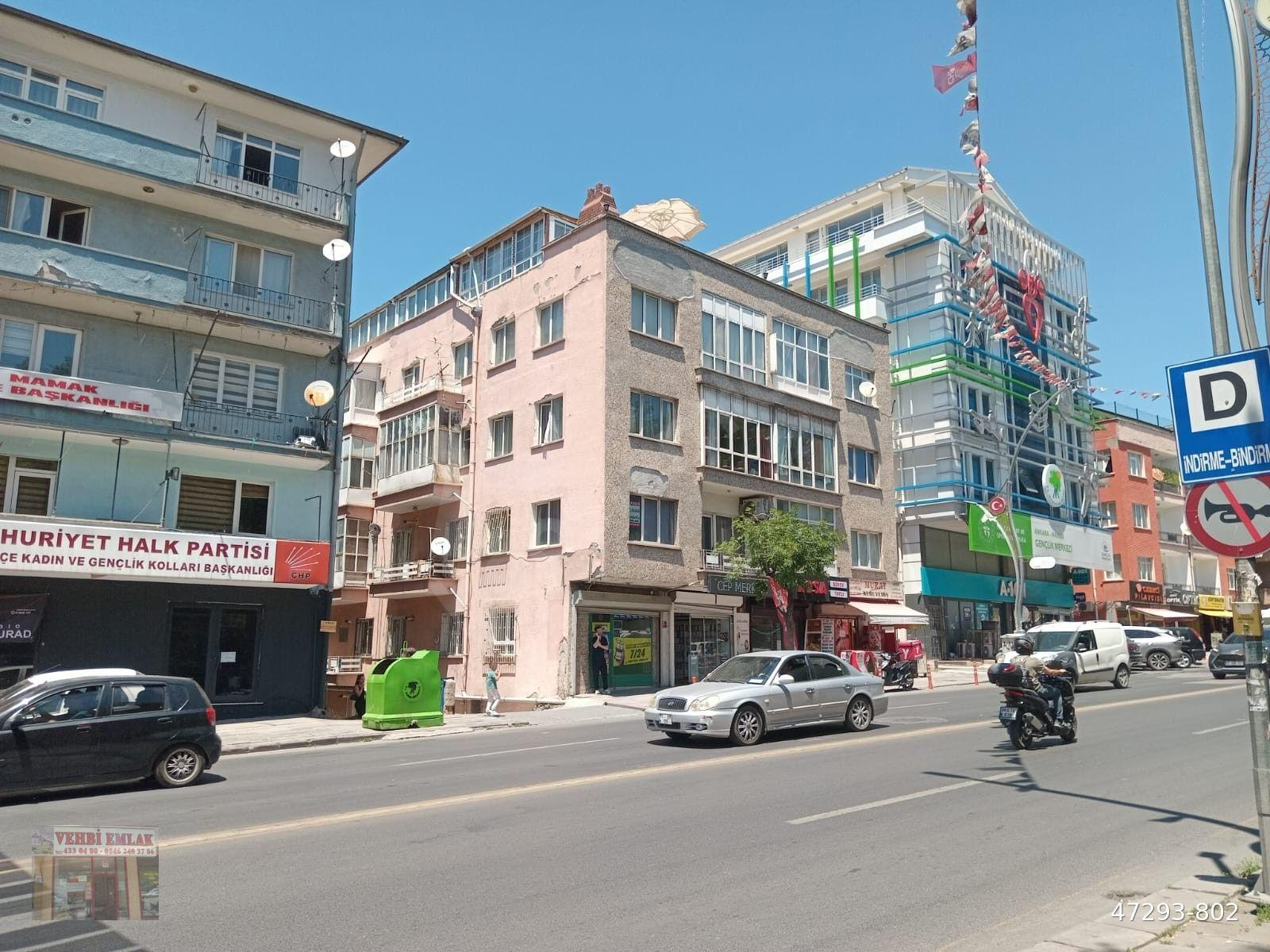DİKİMEVİ TIP FAKÜLTESİ CADDESİNDE 3+1,KOMBİLİ