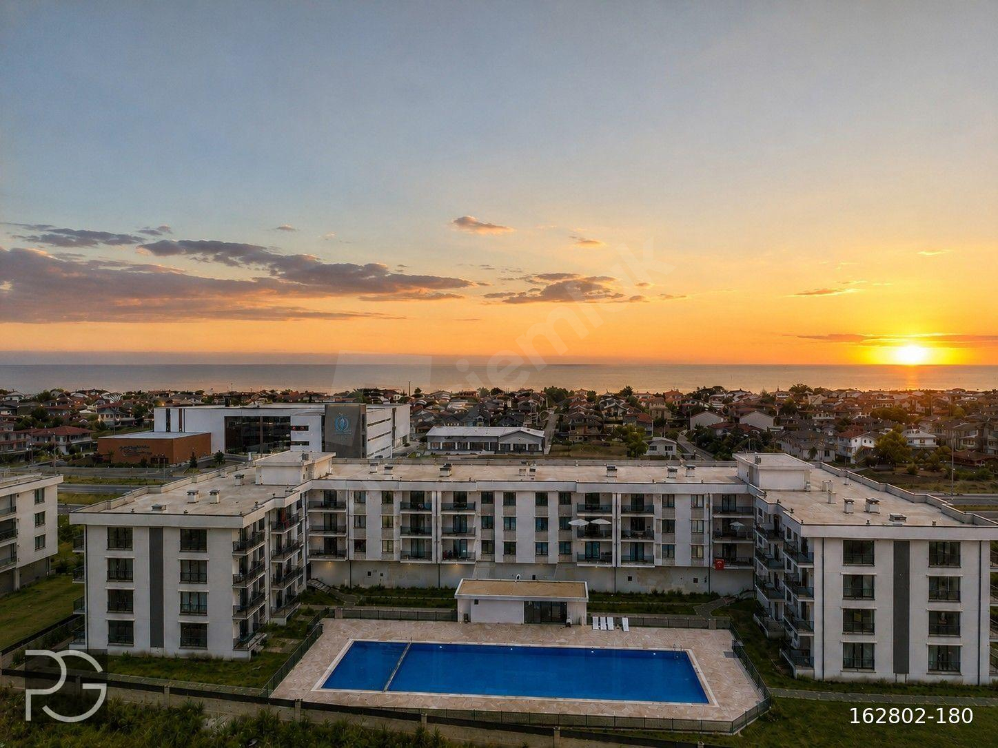 PRIME'DAN KOCAALİ'DE DENİZ MANZARLI HAVUZLU SİTEDE PRESTİJLİ 1+1