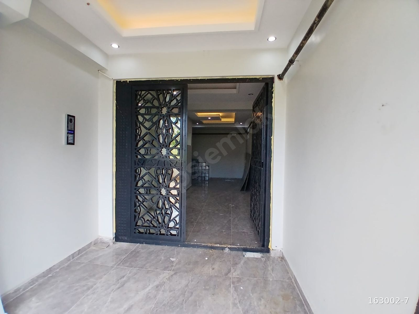 HALİL KAYA GEDİK BULVARINDA CADDE CEPHELİ SATILIK 3+1 DAİRELER