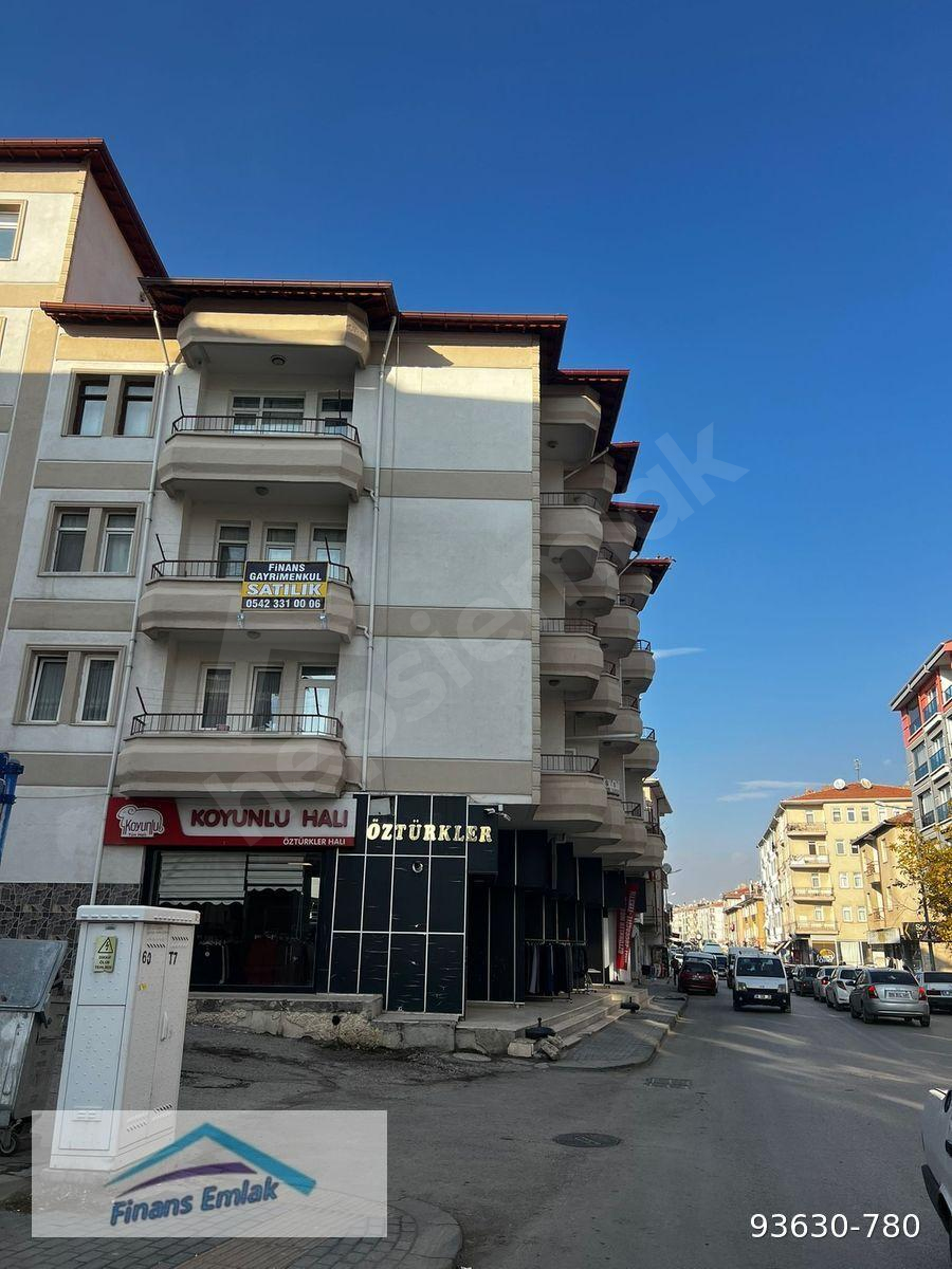 FİNANS GAYRİMENKUL'DEN ÇARŞI MERKEZ'DE İÇİ YAPILI DAİRE