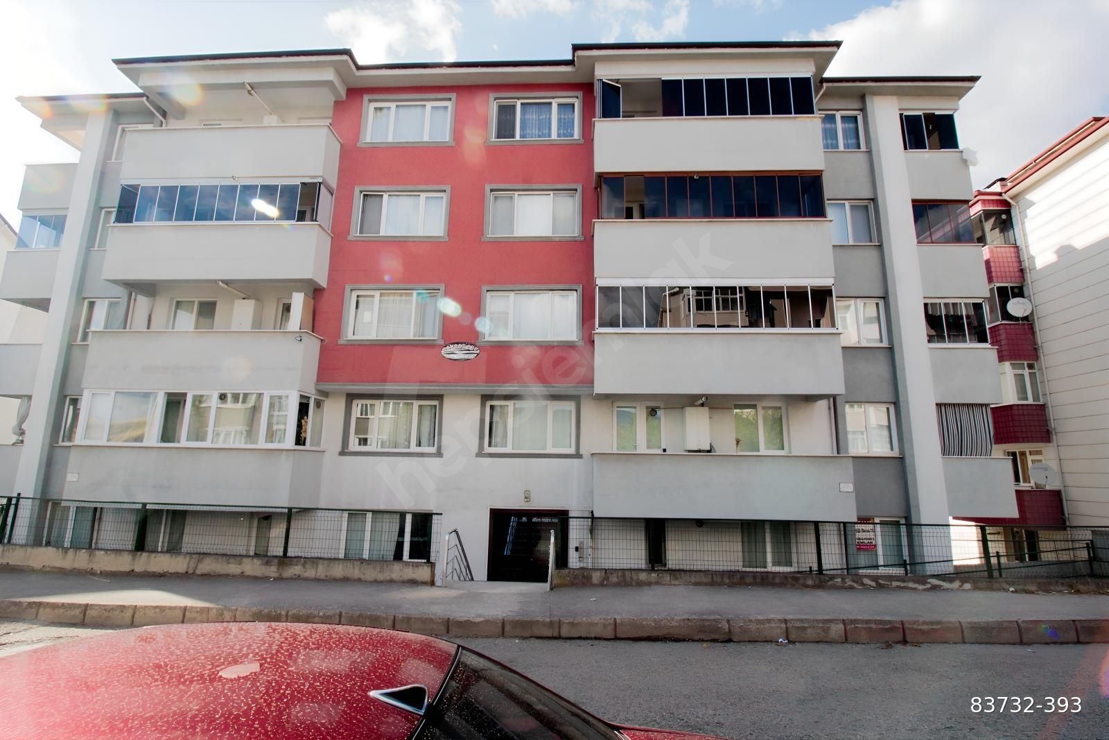 KARABÜK 100. YIL KÜLTÜR MERKEZİ YAKININDA KİRALIK 2+1 ARA KAT DA