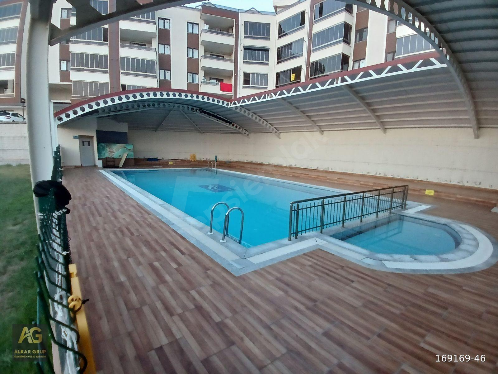 GÜZELYALI BURGAZ KRİSTALPARK EVLERİ DENİZ MANZARALI HAVUZLU 3+1