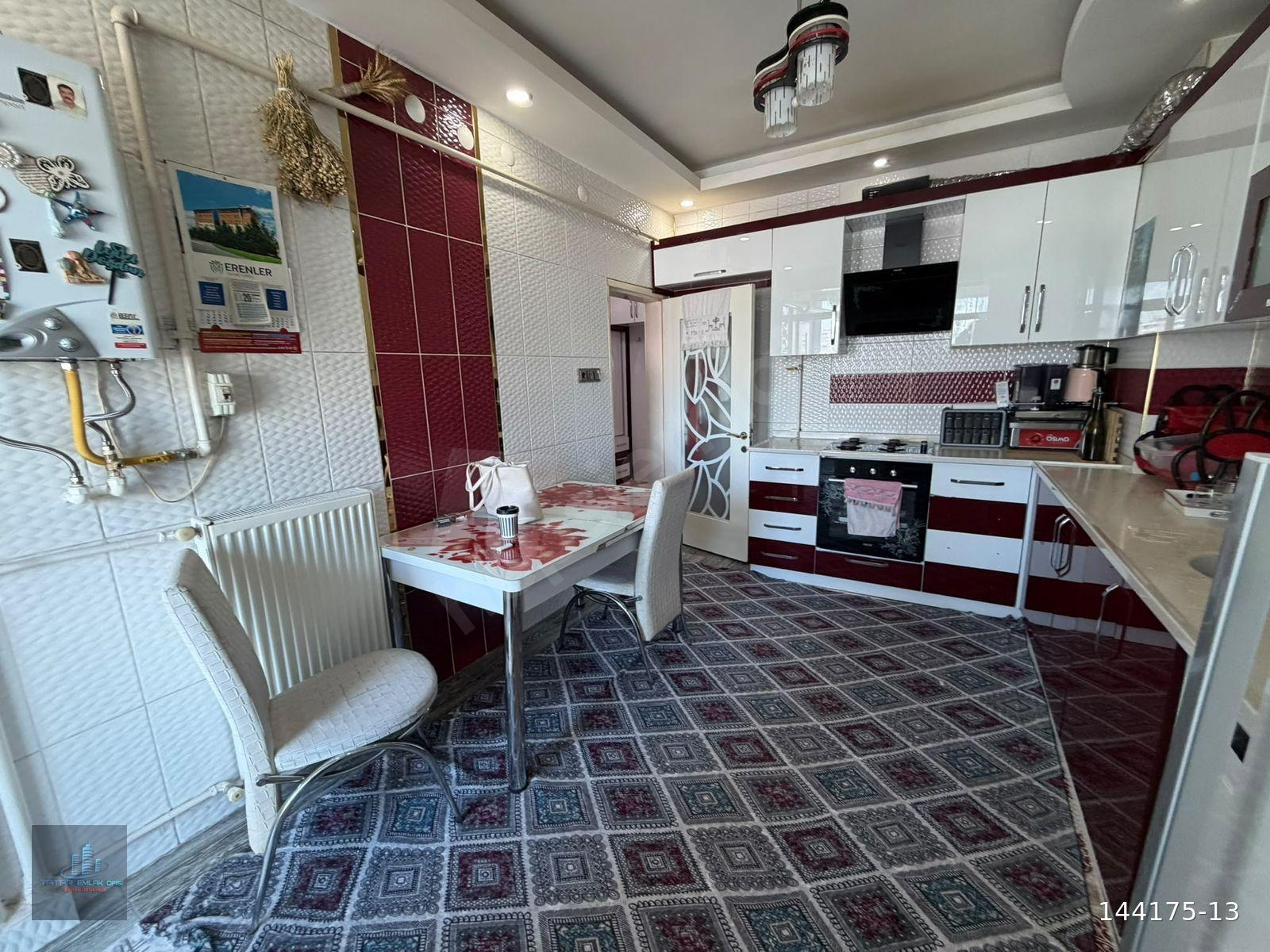 KIRBAŞI CADDESİ YAKINI KARKENT ÇETİNLER MARKET YAKINI 3+1 ARAKAT
