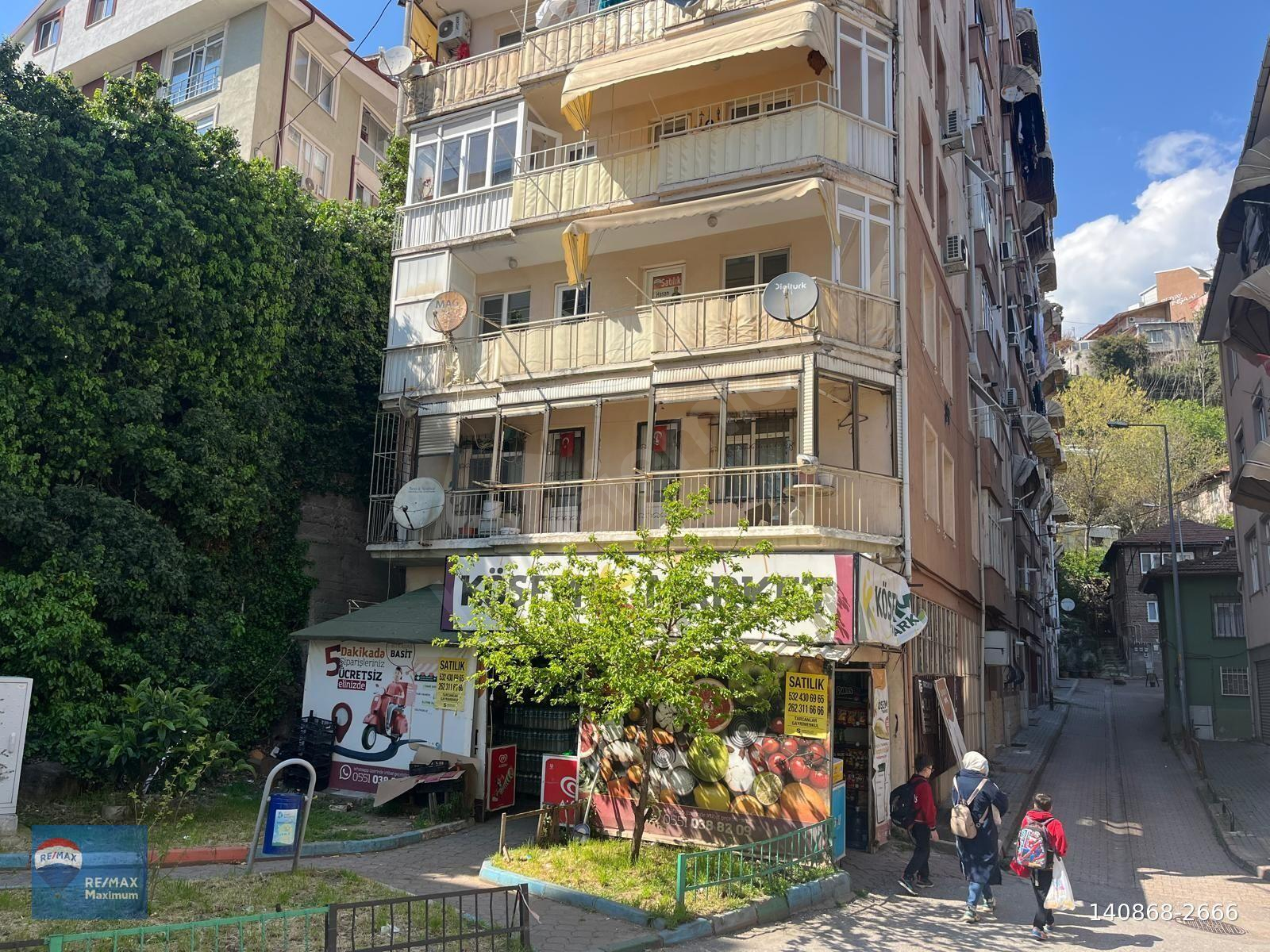 İZMİT PORTAKAL HAFIZ KONAĞI KARŞISI 3+1 SATILIK ARAKAT DAİRE