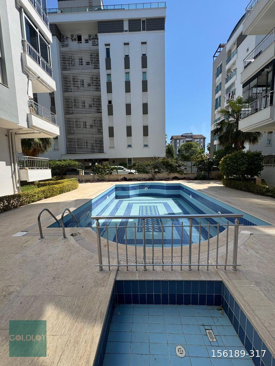 Lara Sitesi'nde Satılık 2+1 Havuzlu Site Yaşamı