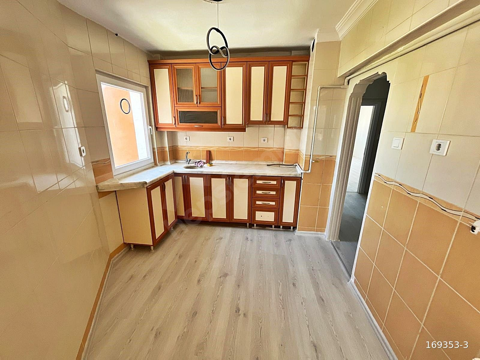 TURKUAZ'DAN PLEVNE MAH.'DE CADDE ÜZERİ HARİKA KONUMDA 3+1 YAPILI FIRSAT DAİRESİ !!!