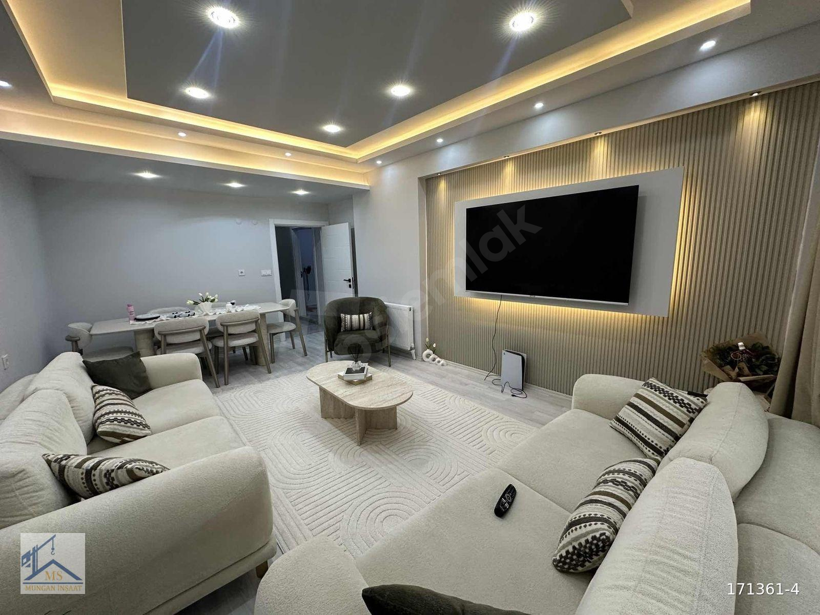 Bayraklı Gümüşpalada ana cadde üzeri 3+1 Satılık daire