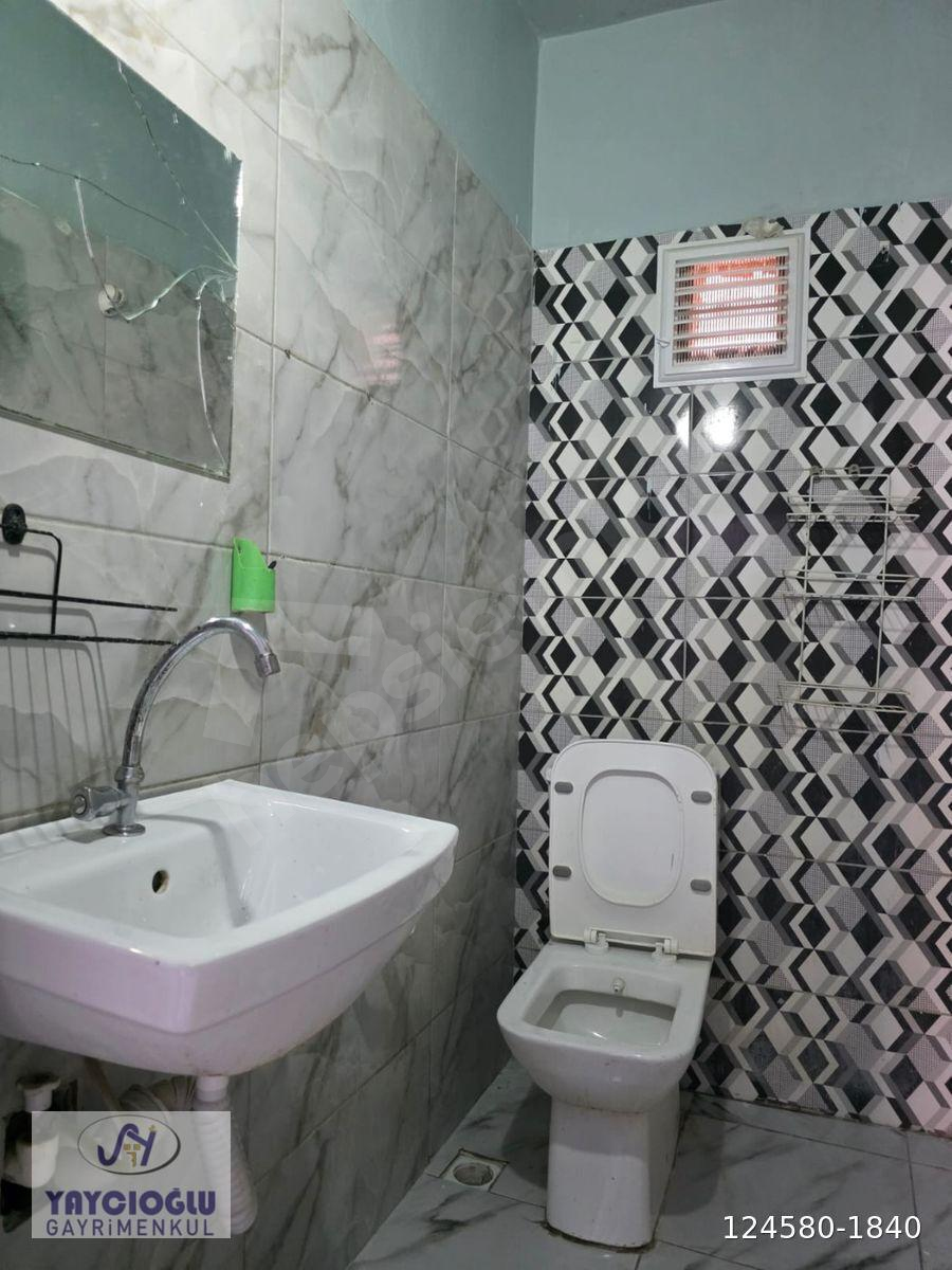MERKEZİ KONUMDA HER YERE ULAŞIM KOLAYLIGI OLAN MEVKİDE 1+1 CAZİP EŞYALI DAİRE