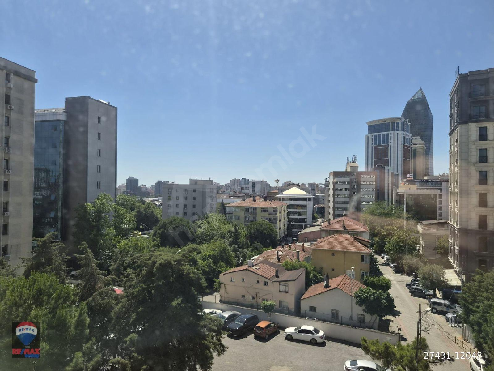 Kadıköy Ataşehir Küçükbakkalköy'de Satılık 3+1 Daire