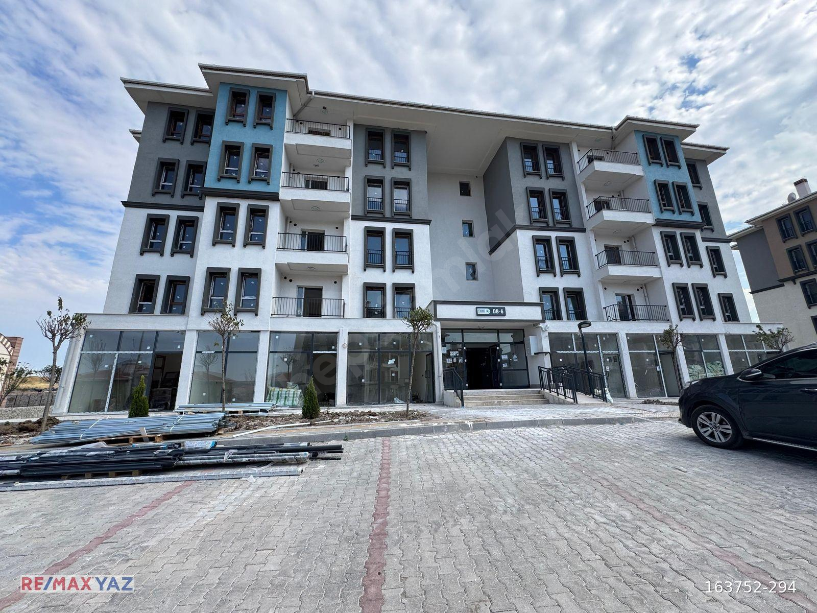 REMAX YAZ DAN DİNKÇİLER TOKİDE SATILIK DAİRE