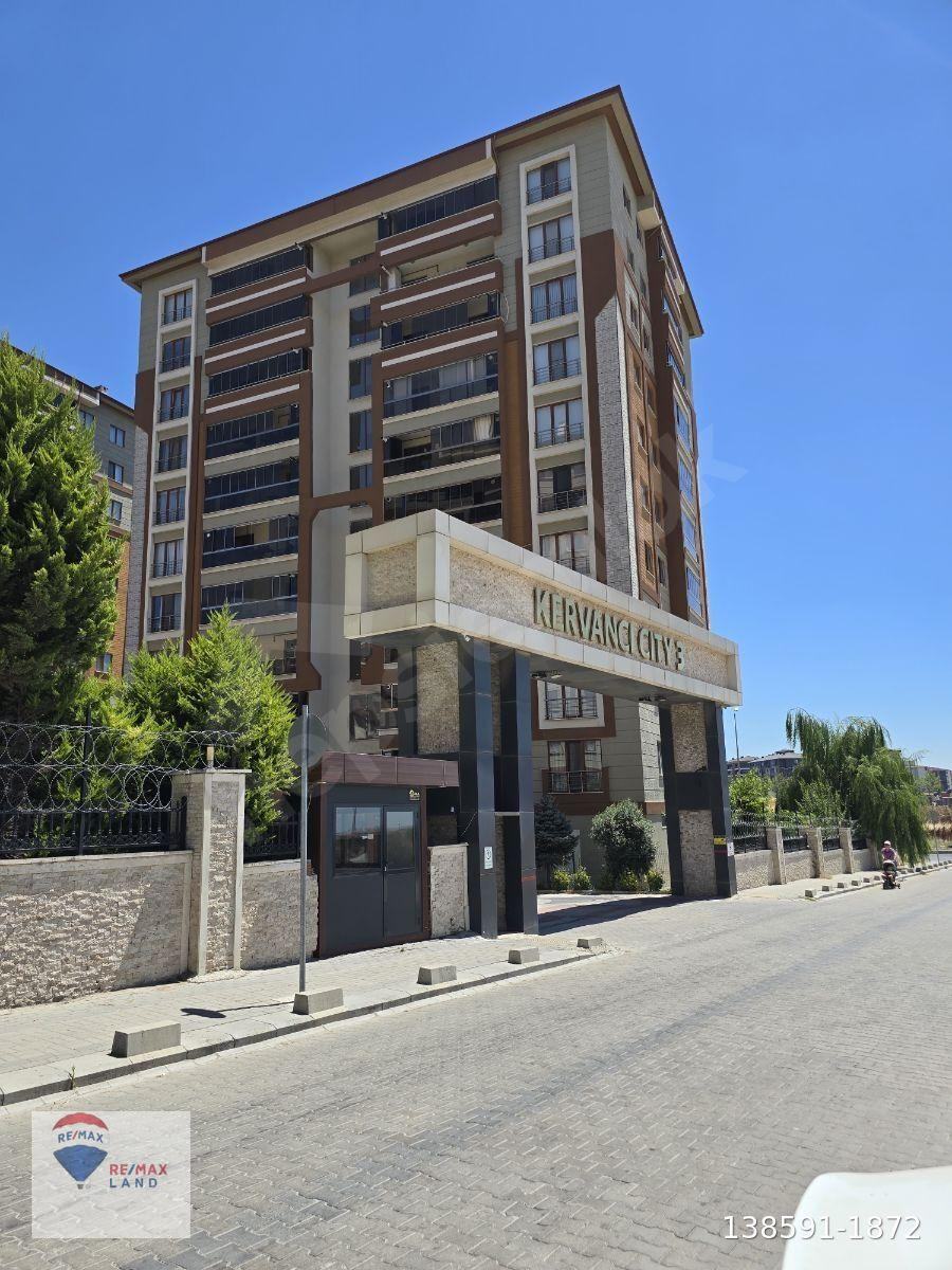 RE/MAX LAND KERVANCI CITY 3'TE HAVUZLU SİTEDE FIRSAT 2+1 DAİRE