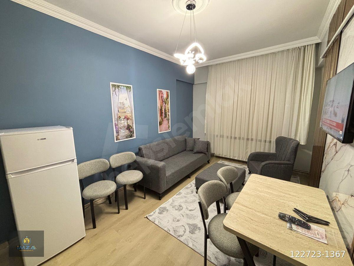 İMZA'DAN MEMUR BİNASINDA,BİREYSEL KOMBİLİ, SIFIR EŞYALI 1+1 KİRALIK DAİRE