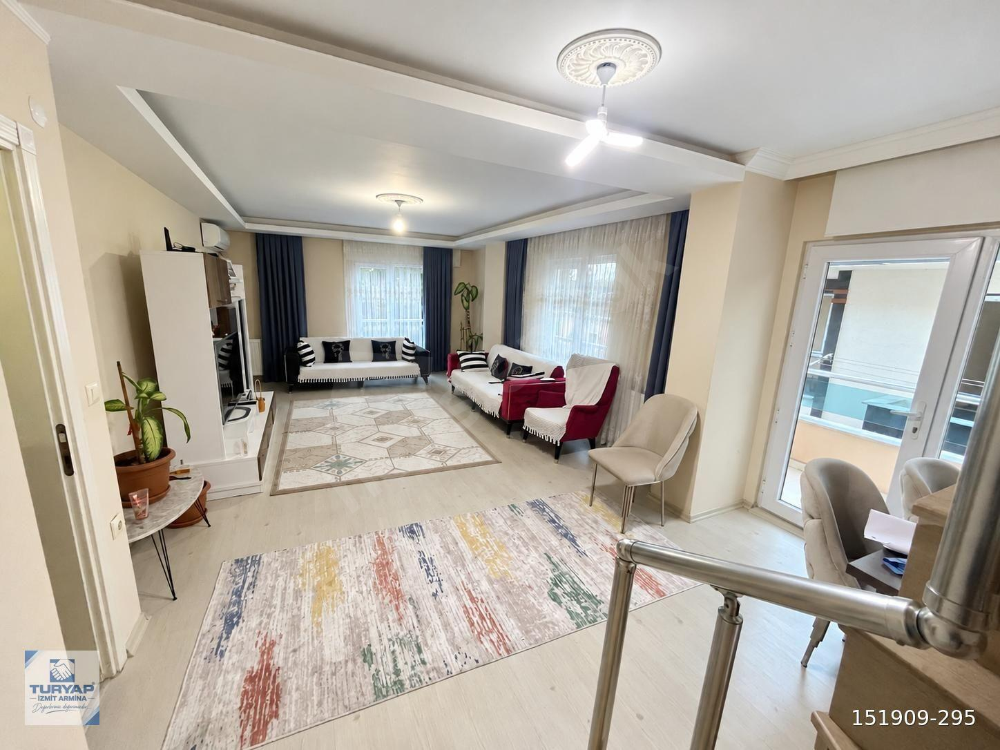 DERİNCE YENİKENT YAKINI 220 M² 4+1 TERASLI ÇATI DUBLEKSİ
