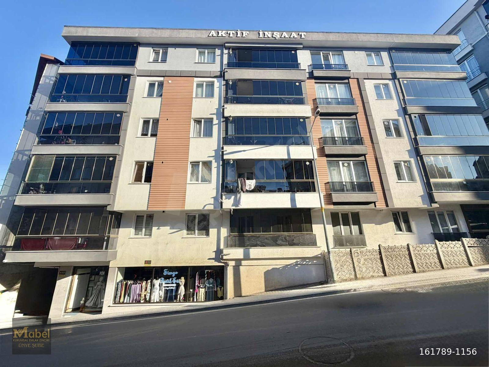 MEYDANA ÇOK YAKIN BAKIMLI MASRAFSIZ GENİŞ ARA KAT 3+1