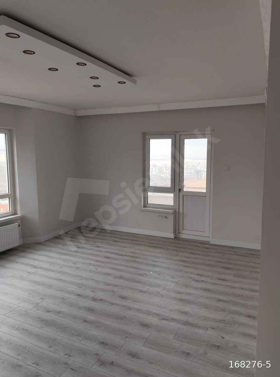 PURSAKLAR MAH MERKEZİ LOKASYONDA ARAKAT BAKIMLI 2+1 110M² DAİRE
