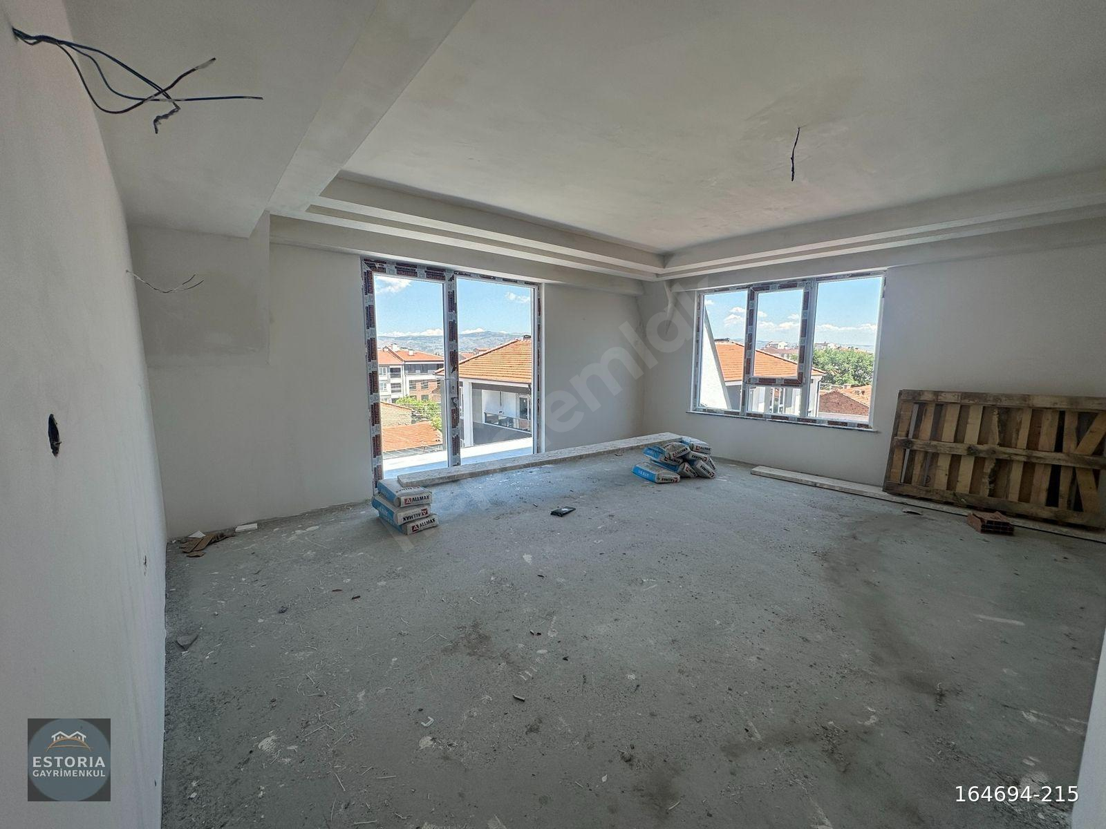 ESTORIA'DAN ZAFER'DE ÇEVRE YOLU YAKINI DUBLEKS 3+1 DAİRE