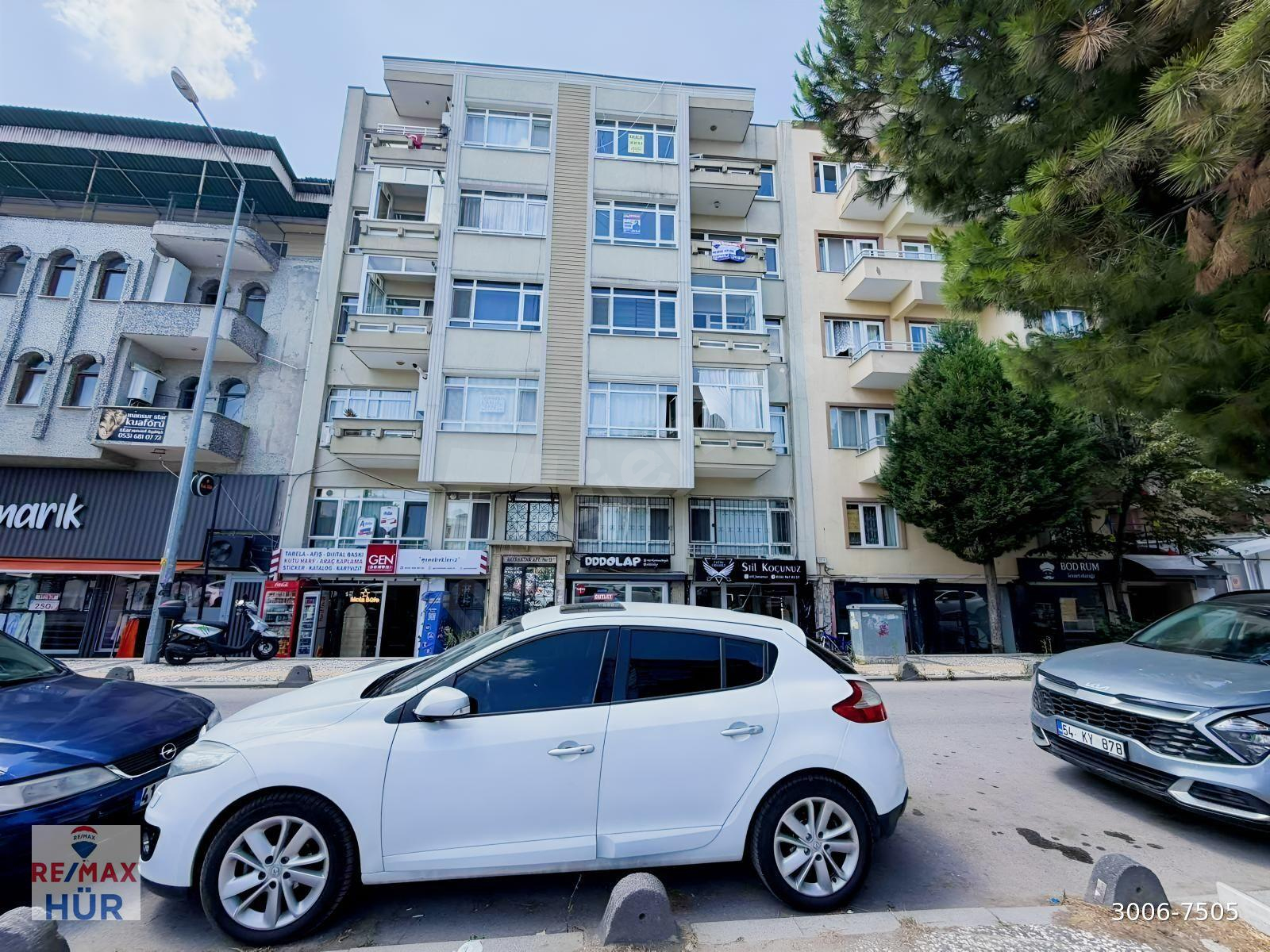 REMAX HÜR HEDİYE KÜÇÜK`TEN CUMHURİYET MAH SATILIK 3+1