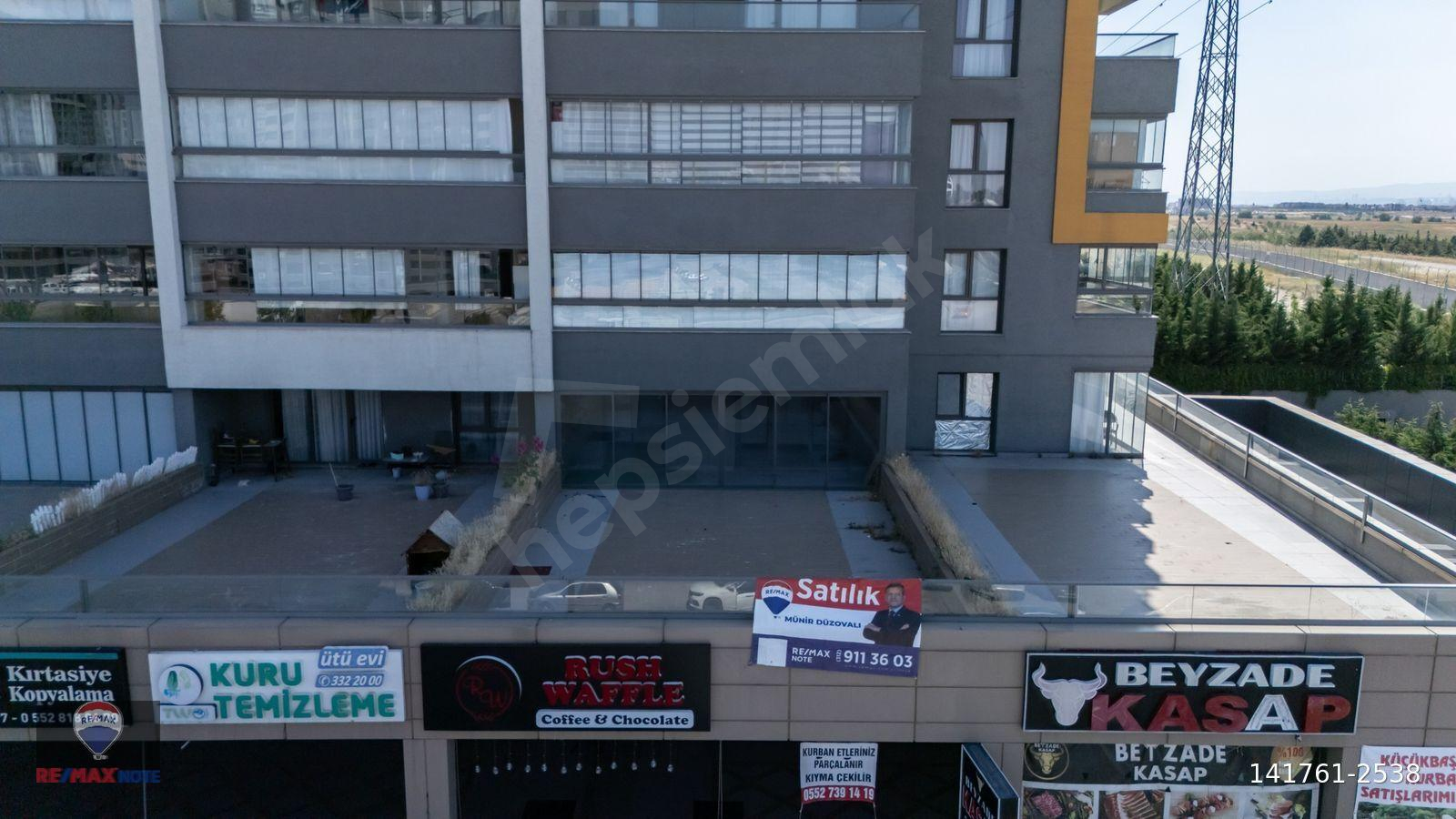 YENİMAHALLE CUMHURİYET MAHALLESİNDE HIT TOWN SİTESİNDE METROYA 50 M SATILIK 1+1