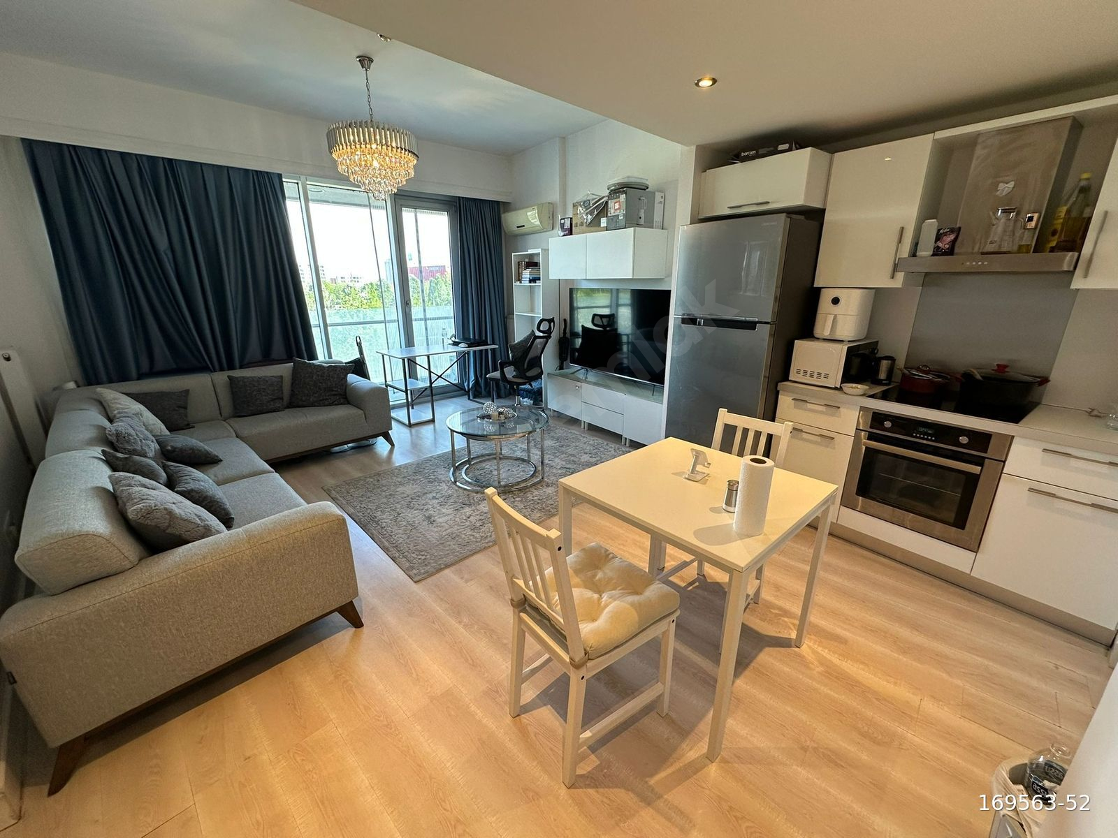 BATIŞEHİR HİRA'DAN KİRALIK EŞYALI 1+1 DAİRE