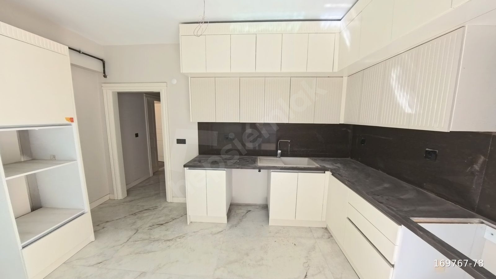 PODYUM PARK'A YÜRÜME MESAFESİNDE NET 132 M² 2+1