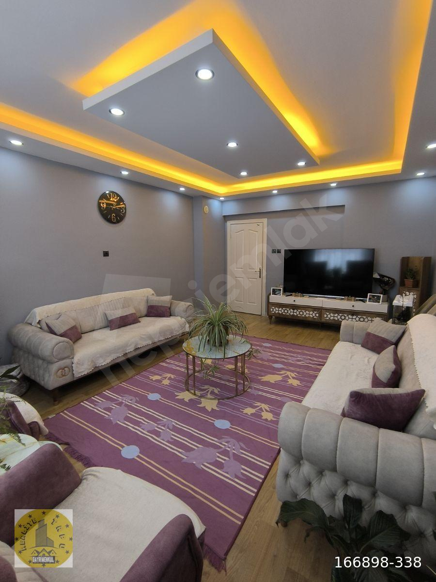 İÇİ FUL BAKIMLI 35 METREYE YAKIN MEVLANA PARKI YANI 1. KAT 3+1