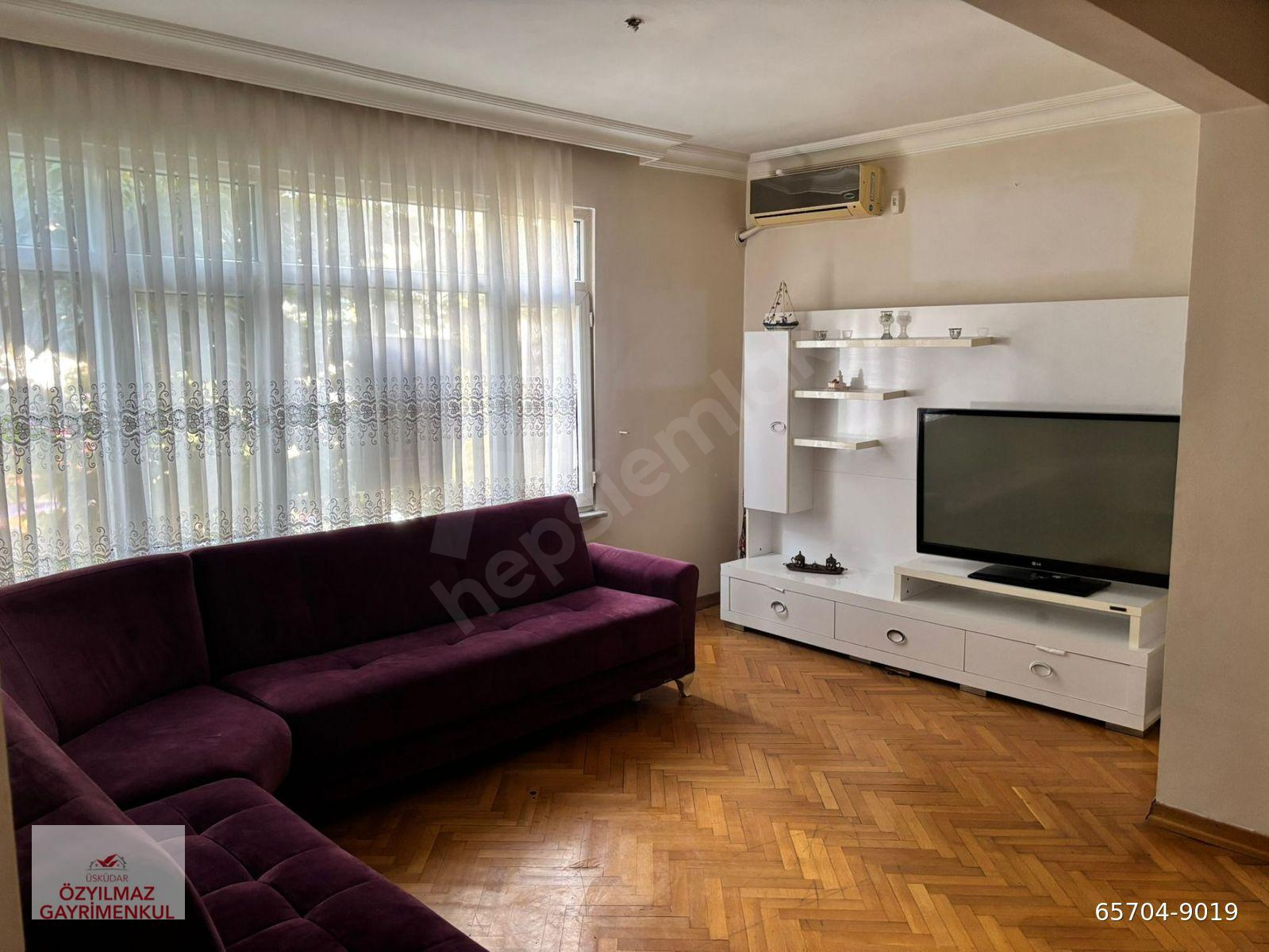 ZEYNEPKAMİL CADDE ÜZERİ 2,5+1 KISMEN EŞYALI 1.KAT DAİRE