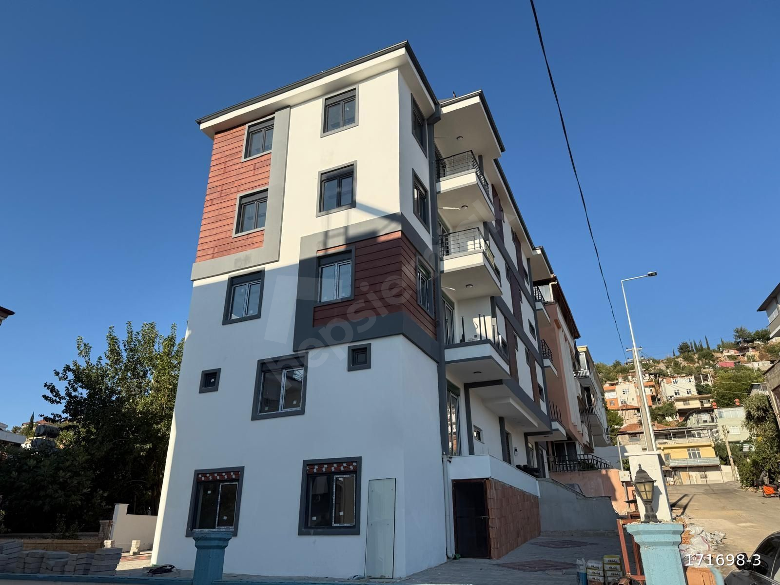 REAL WORLD EMLAKTAN SATILIK DAİRE 1+1 KEPEZ MAH