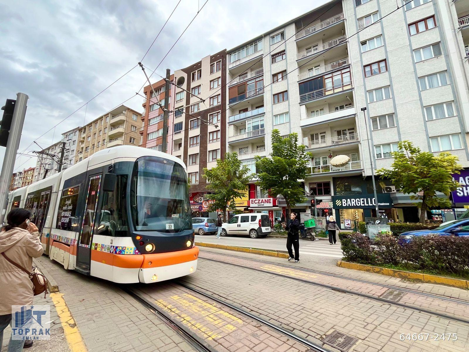 TOPRAK EMLAK'TAN ESPARK AVM KARŞISI / ARA KAT / SATILIK 3+1