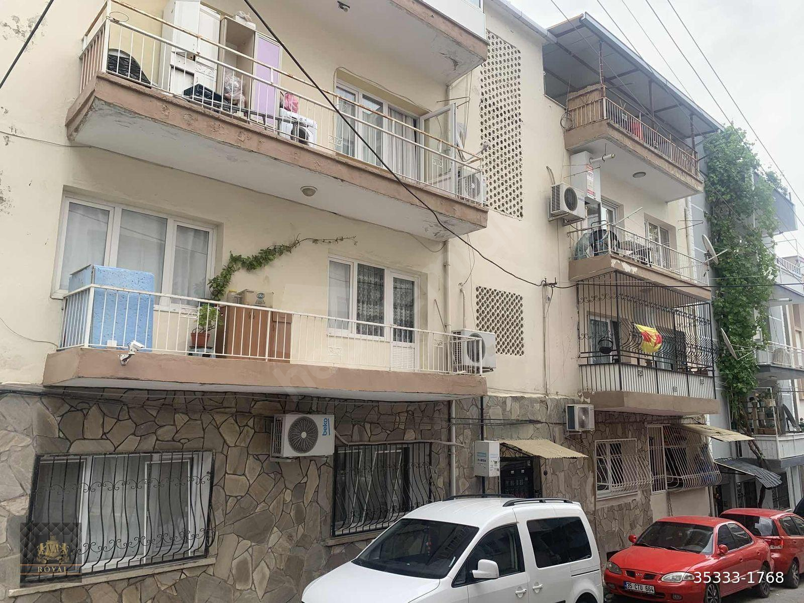 Balçova'da Doğalgazlı Eşyalı Kiralık 2 + 1 Daire