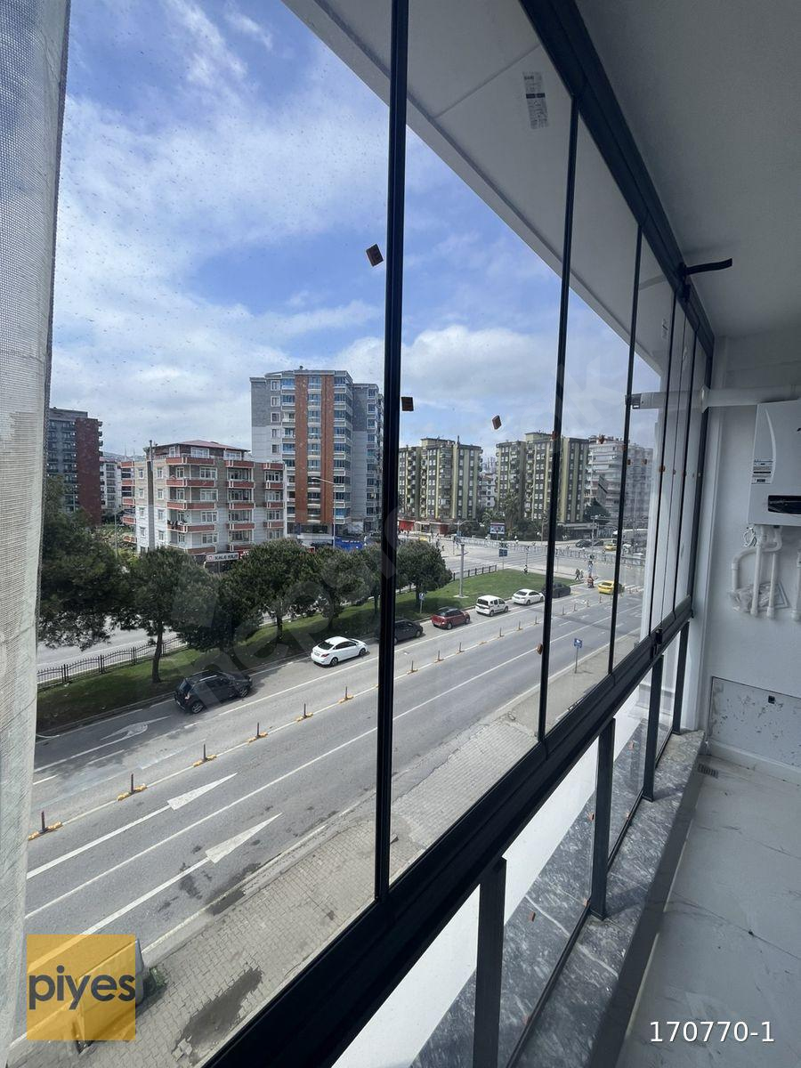 Piyes Gayrimenkulden Deniz Manzaralı Kiralık 1+1