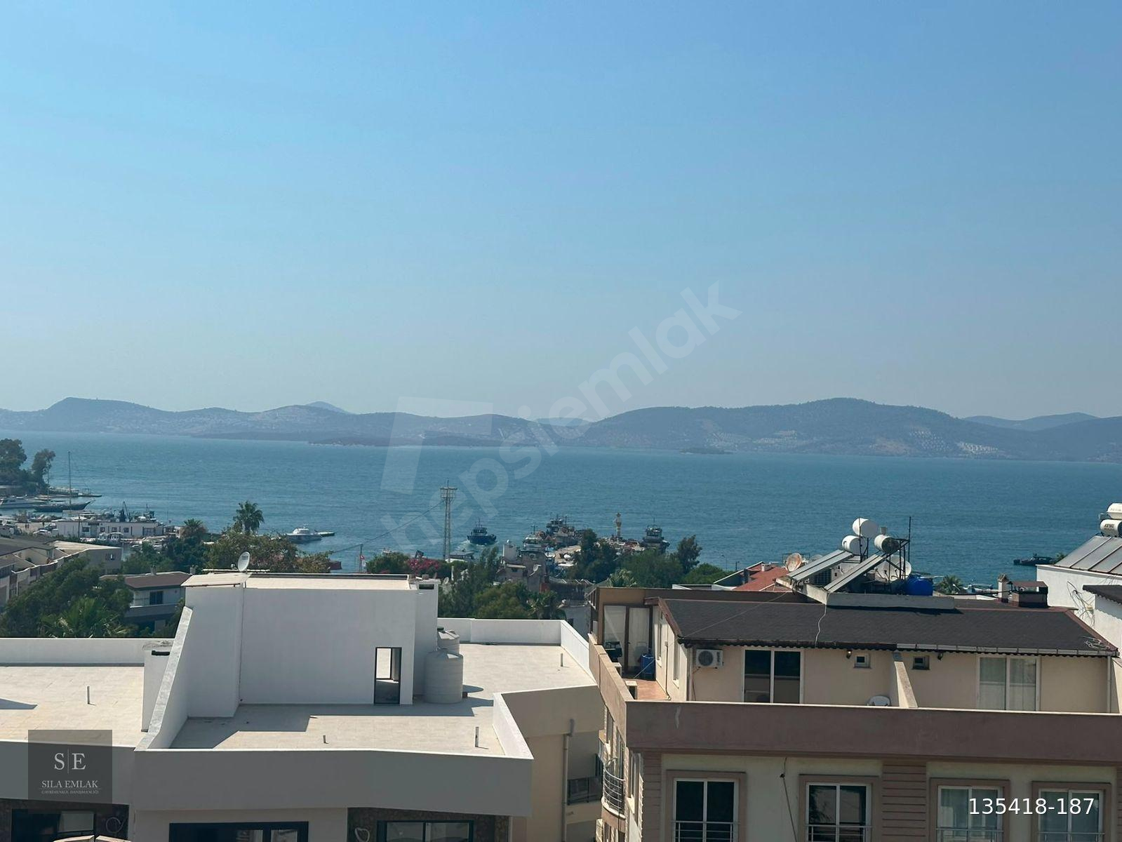 Güllük Merkezde Full Deniz Manzaralı 1+1 Satılık Daire