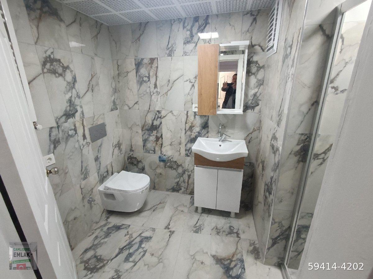 ÇAMLIDERE EMLAKTAN BEKAR MEMURA FULL+FULL YAPILI 70M2 2+1 BALKONLU Y.GİRİŞ ALTINDA DAİRE VAR