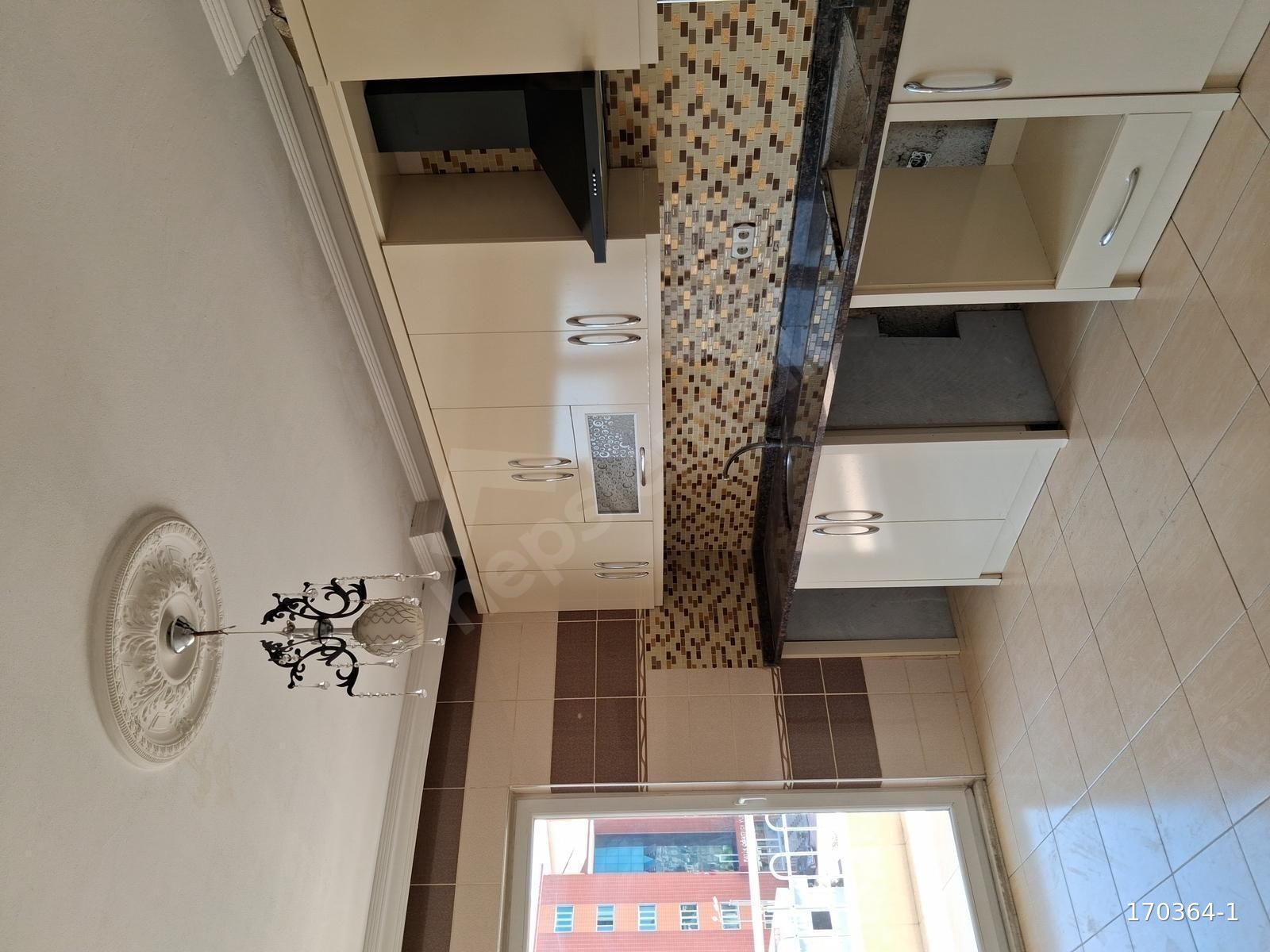 GÜNEY CEPHELİ ÇARŞI MERKEZE YAKIN FERAH 3+1