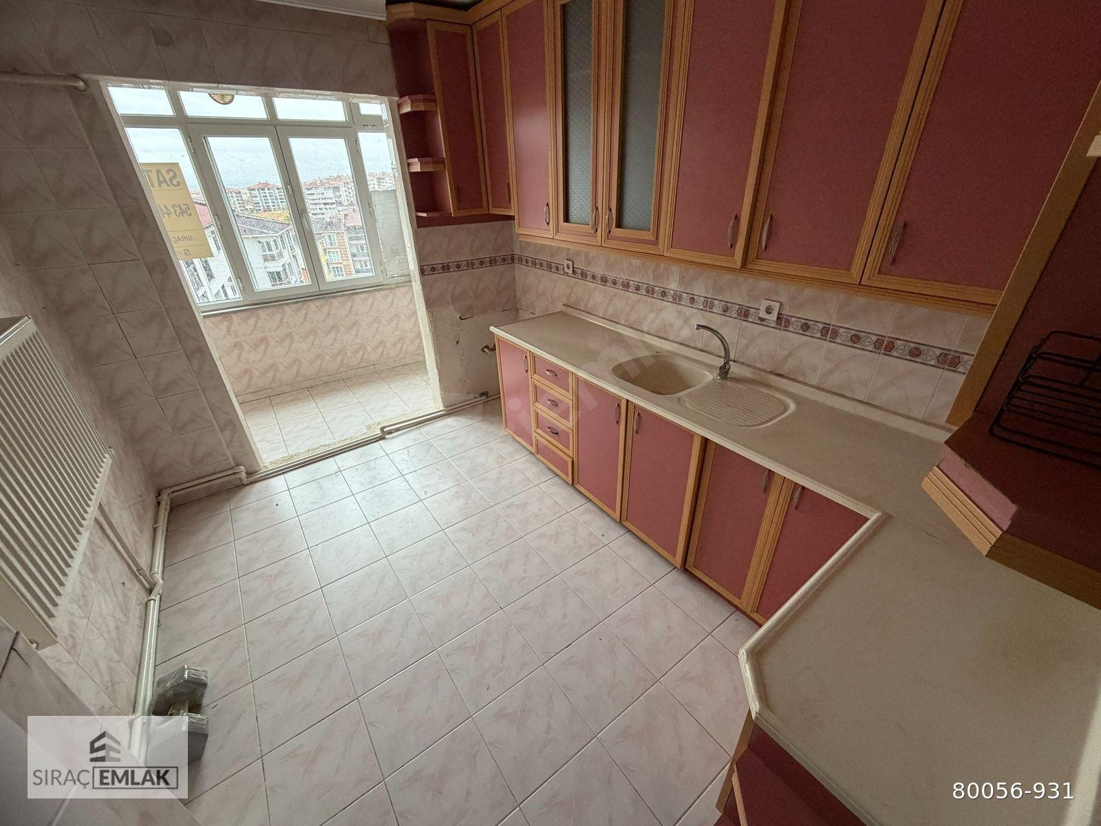 KIYIK BİM SOKAĞINDA ANA CAD. SERVİSLERE YÜRÜME MESAFESİNDE 3+1