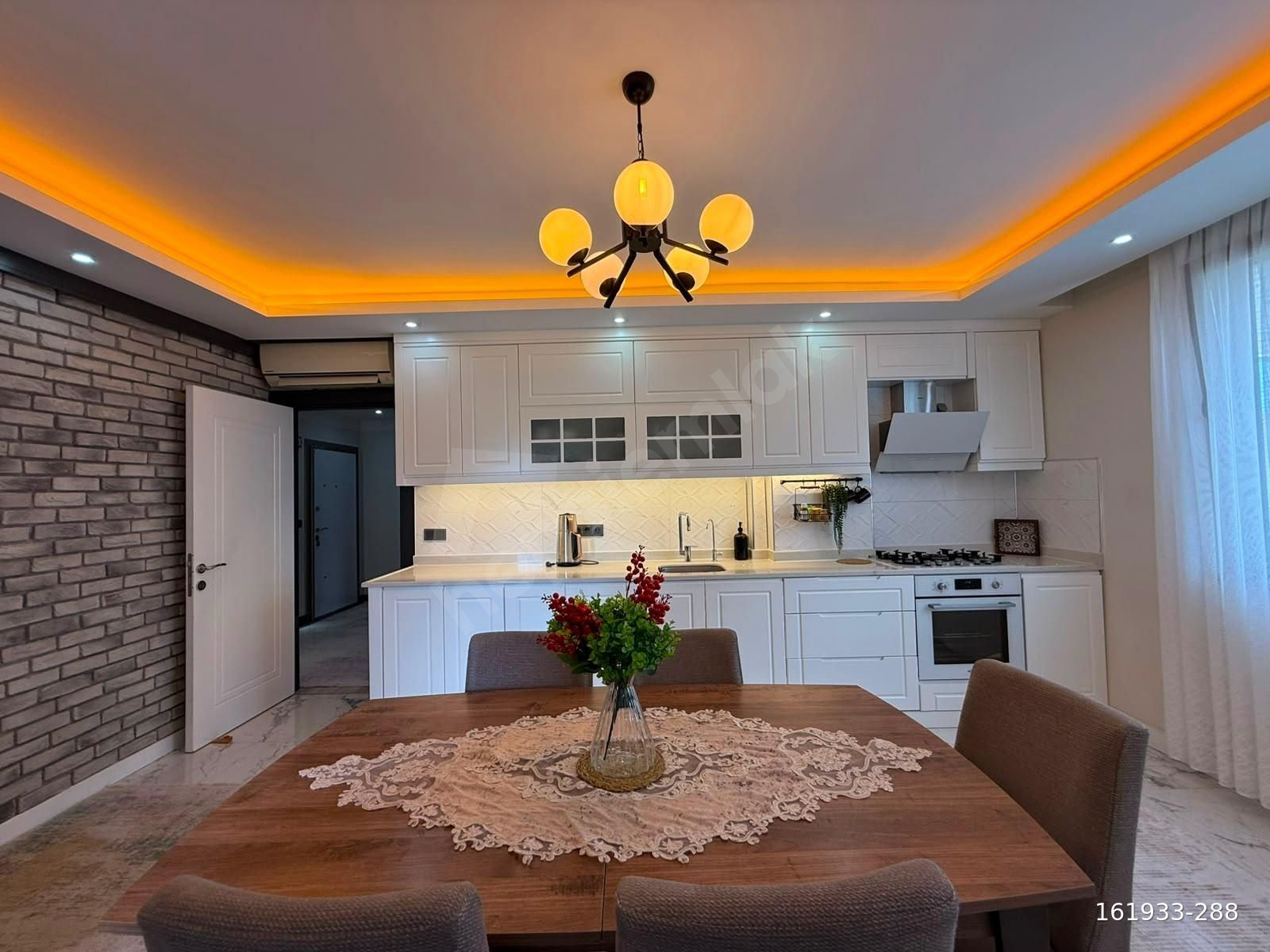 MANAVGAT AYDINEVLER MAHALLESİNDE 3+1 ARAKAT SATILIK DAİRE