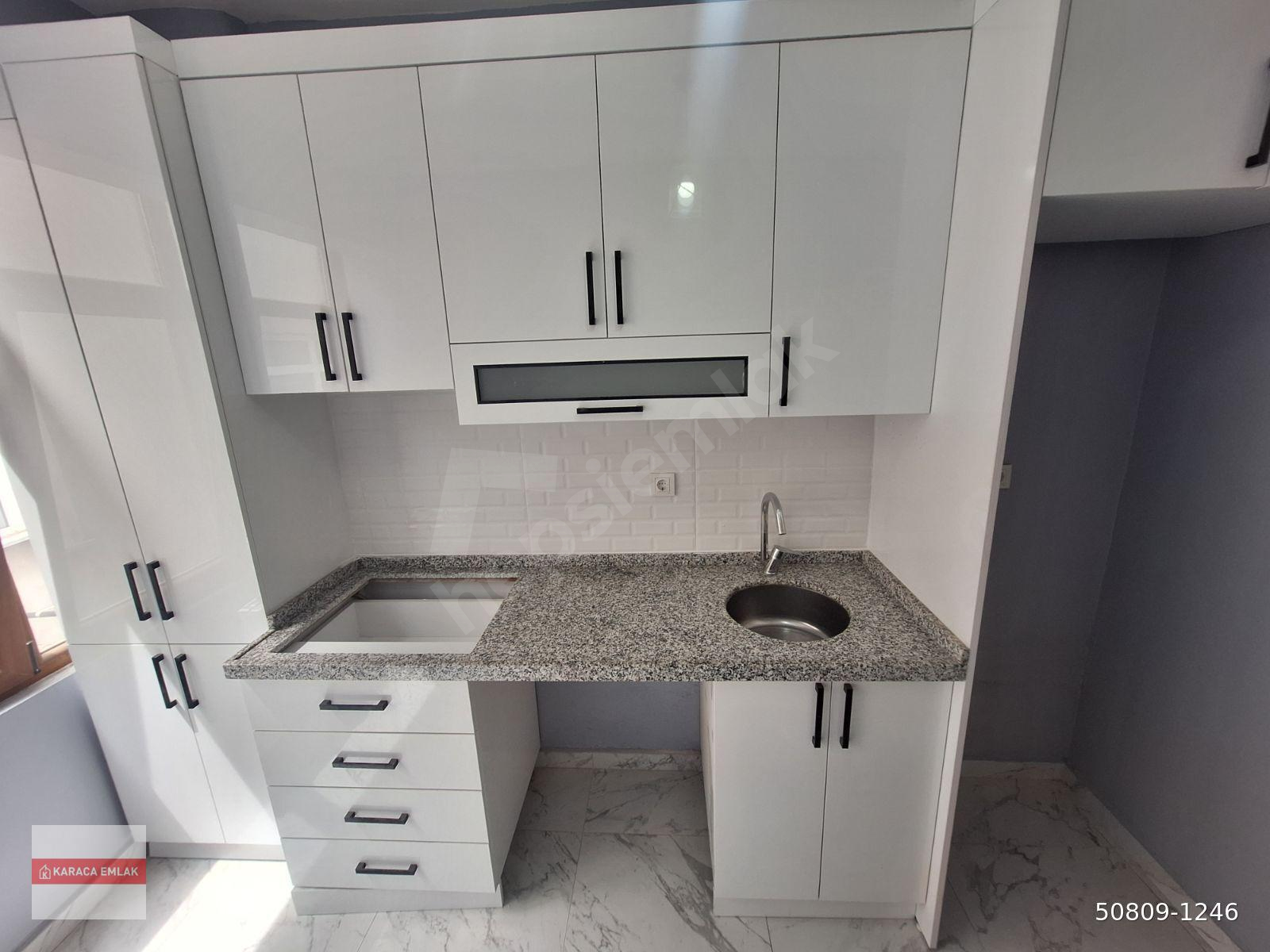 BARBAROSTA KİRALIK 2+1 3.KAT DAİRE