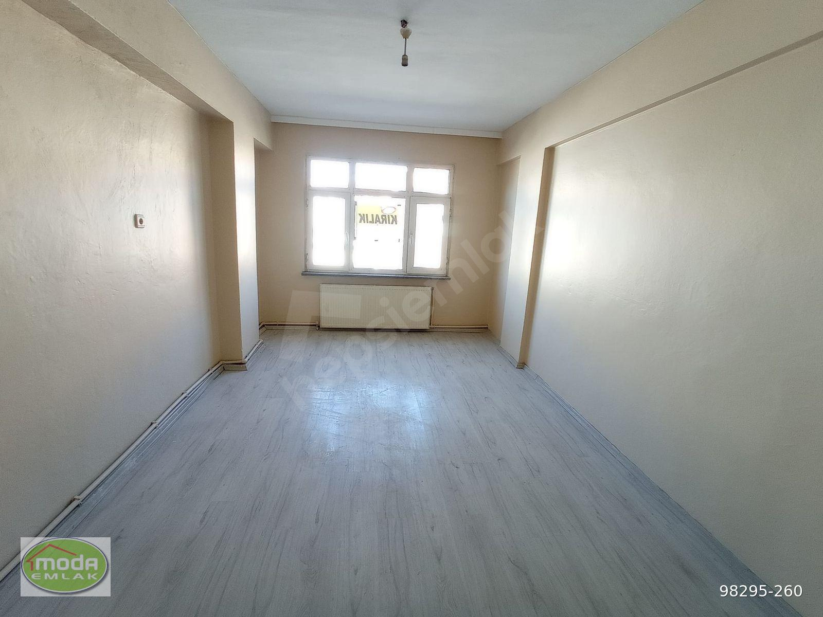 Moda emlak dan devrek yol ayırımı satılık 2+1 daire