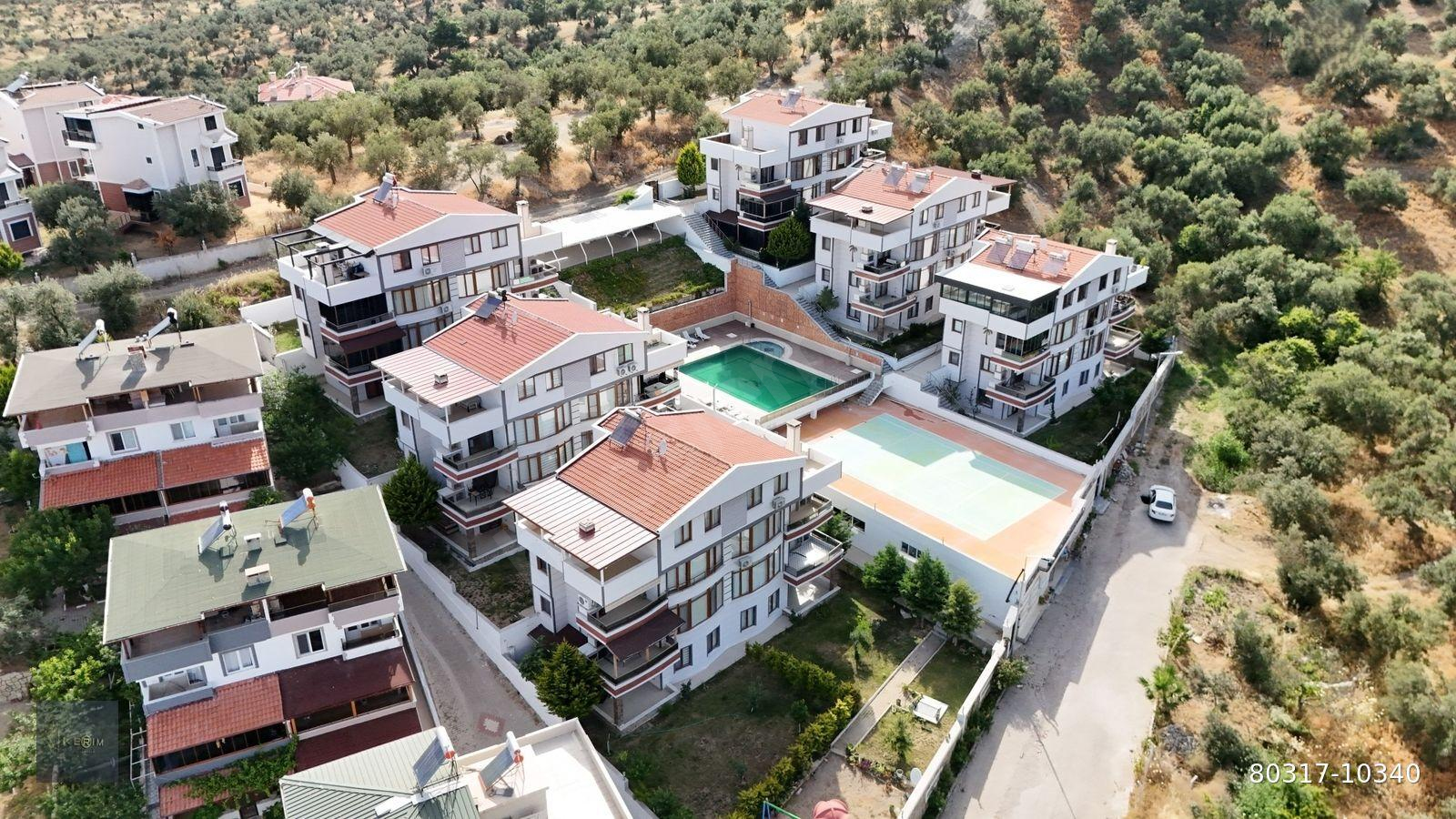 KÜÇÜKKUYU SATILIK HAVUZLU SİTEDE BAHÇELİ MASRAFSIZ DAİRE