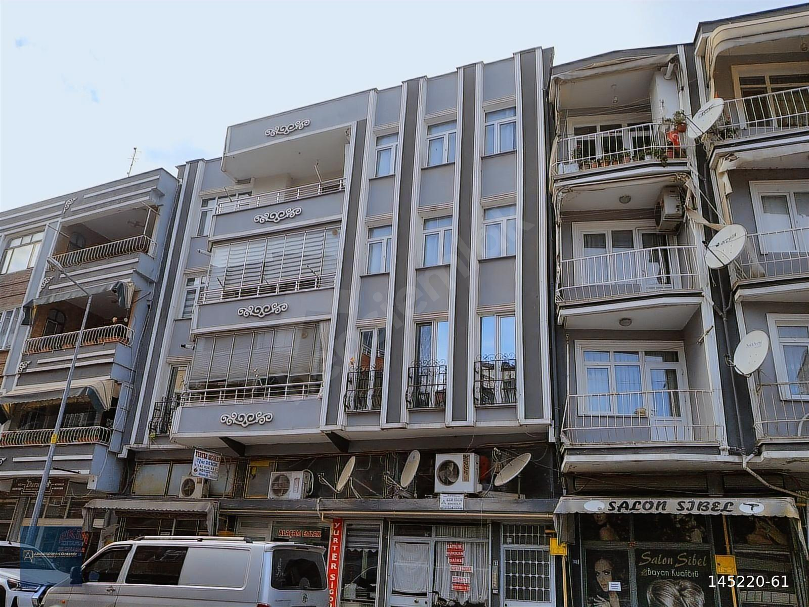ALAÇAM MERKEZDE SATILIK GENİŞ ÇİFT CEPHE DAİRE