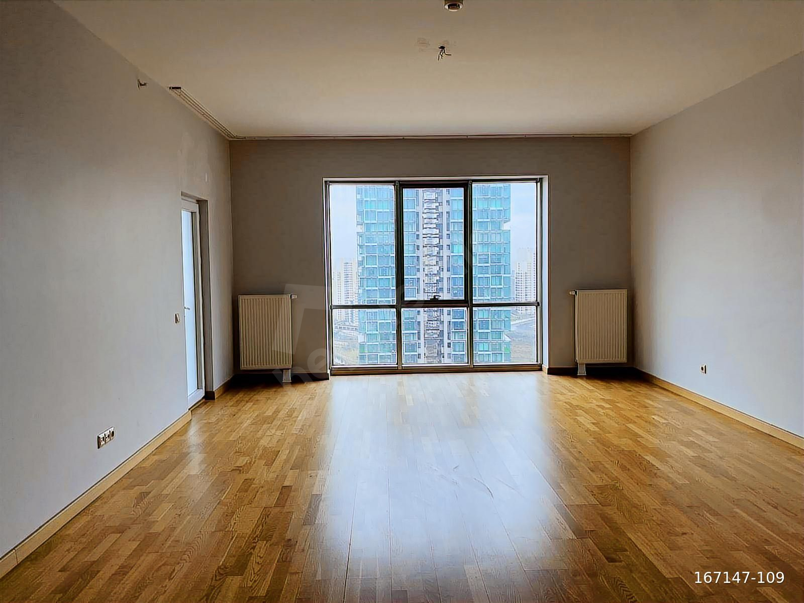 BAHÇEŞEHİR VADİTEPE GÜZEL VADİ MANZARALI BOŞ 4+1 KİRALIK DAİRE