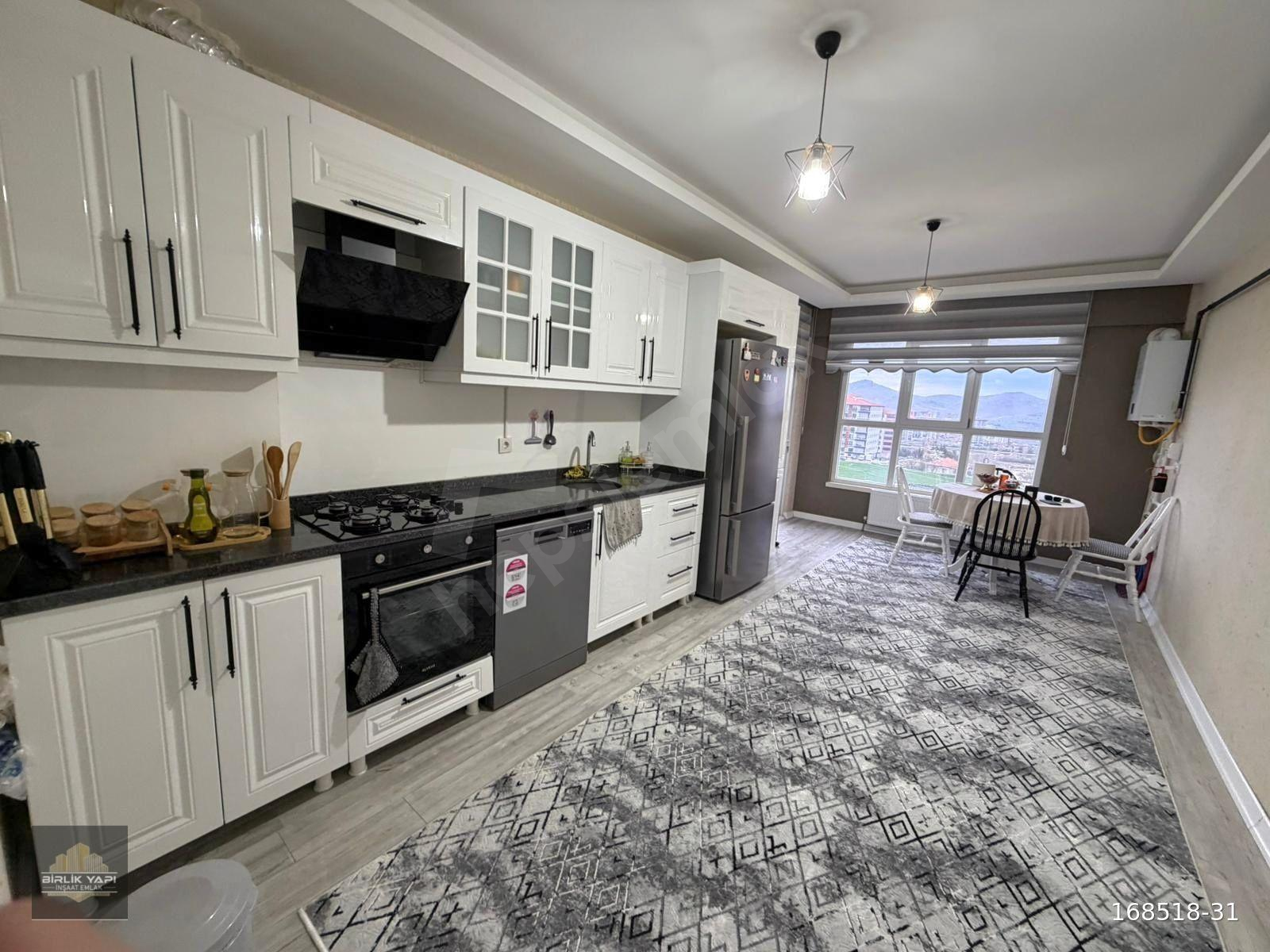 BİRLİK GAYRİMENKUL'DEN SİTE DAİRESİ 3+1 SATILIK DAİRE