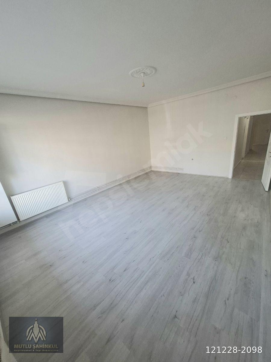 TIP FAKÜLTESİ CADDESİ YAKINI ÖN CEPHE GİRİŞ KAT 2+1 TEMİZ DAİRE