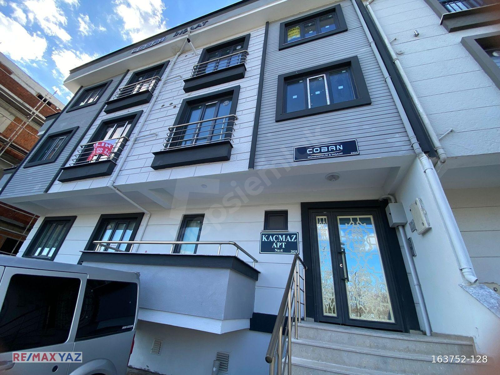 REMAX YAZ'DAN GOP'TA ADLİYE ARKASINDA 1+1 KİRALIK DAİRE