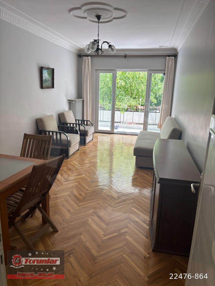 Emek Metrosu Yakını 1.Kat Ön Cephe Balkonlu Bağımsız Salon 3+1