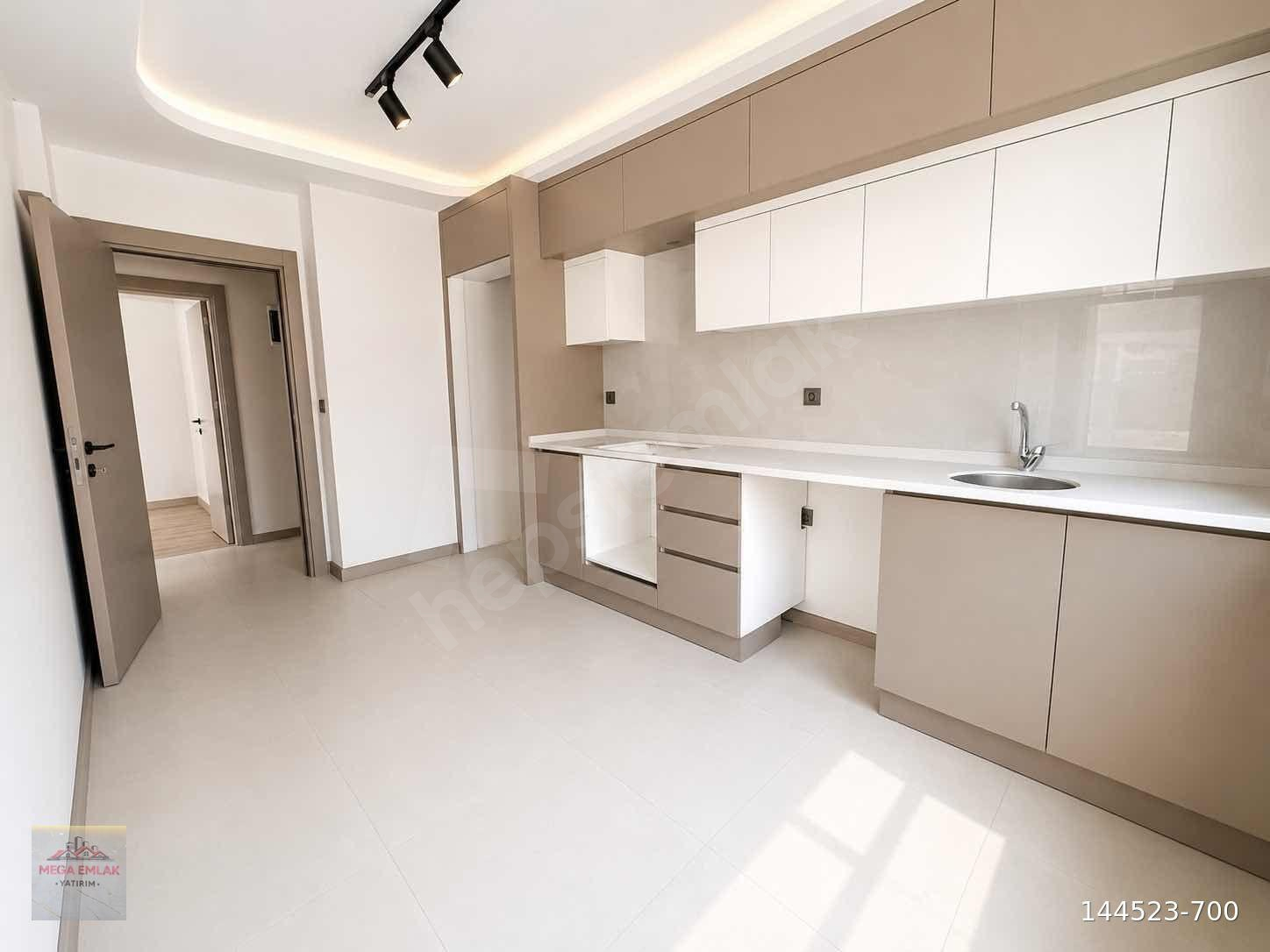 EN GENİŞ 2+1 - ERENKÖY MAH. GERÇEK YÜKSEK GİRİŞ SATILIK DAİRE