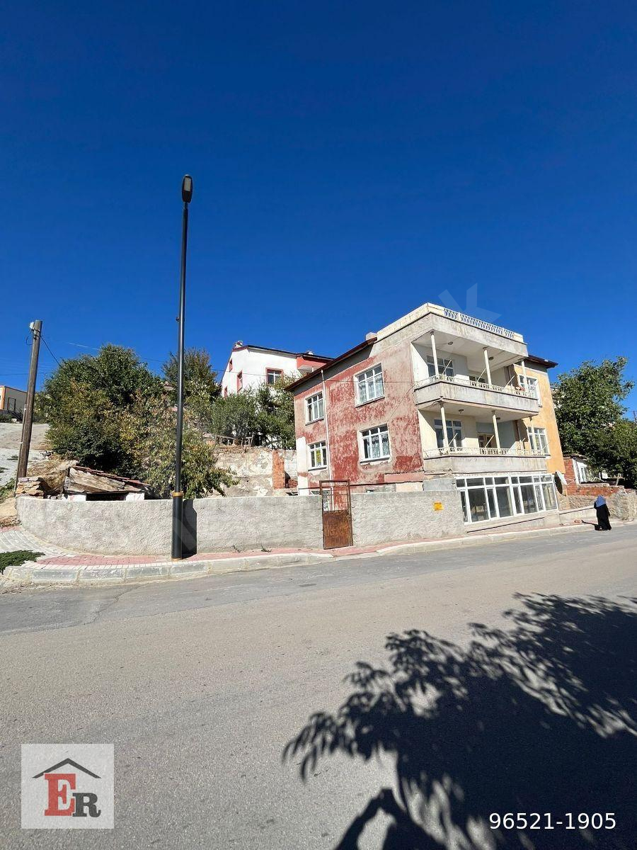 KONUT ER EMLAKTAN MERKEZİ KONUMDA SATILIK 3 KATLI BİNA 3+1 DAİRE