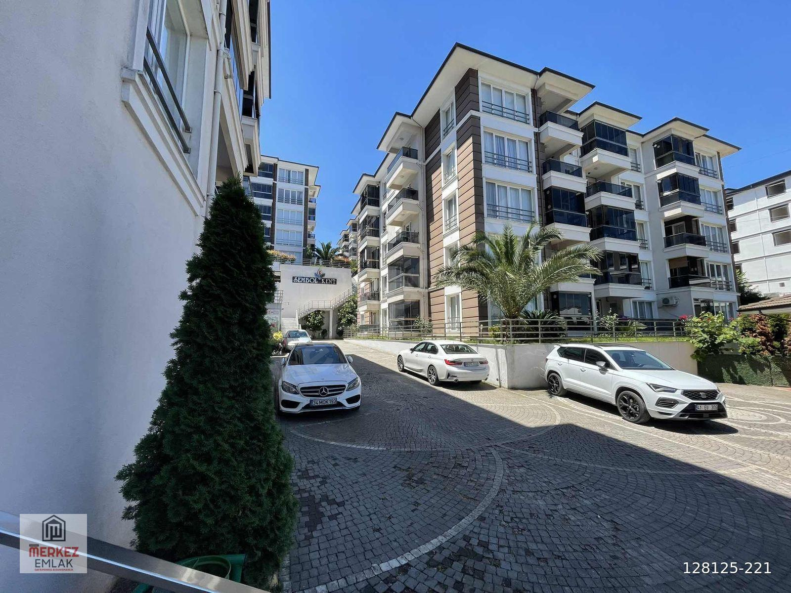 Başiskele Barbaros Mh. Sembolkent Sitesinde Eşyalı 2+1 Kiralık