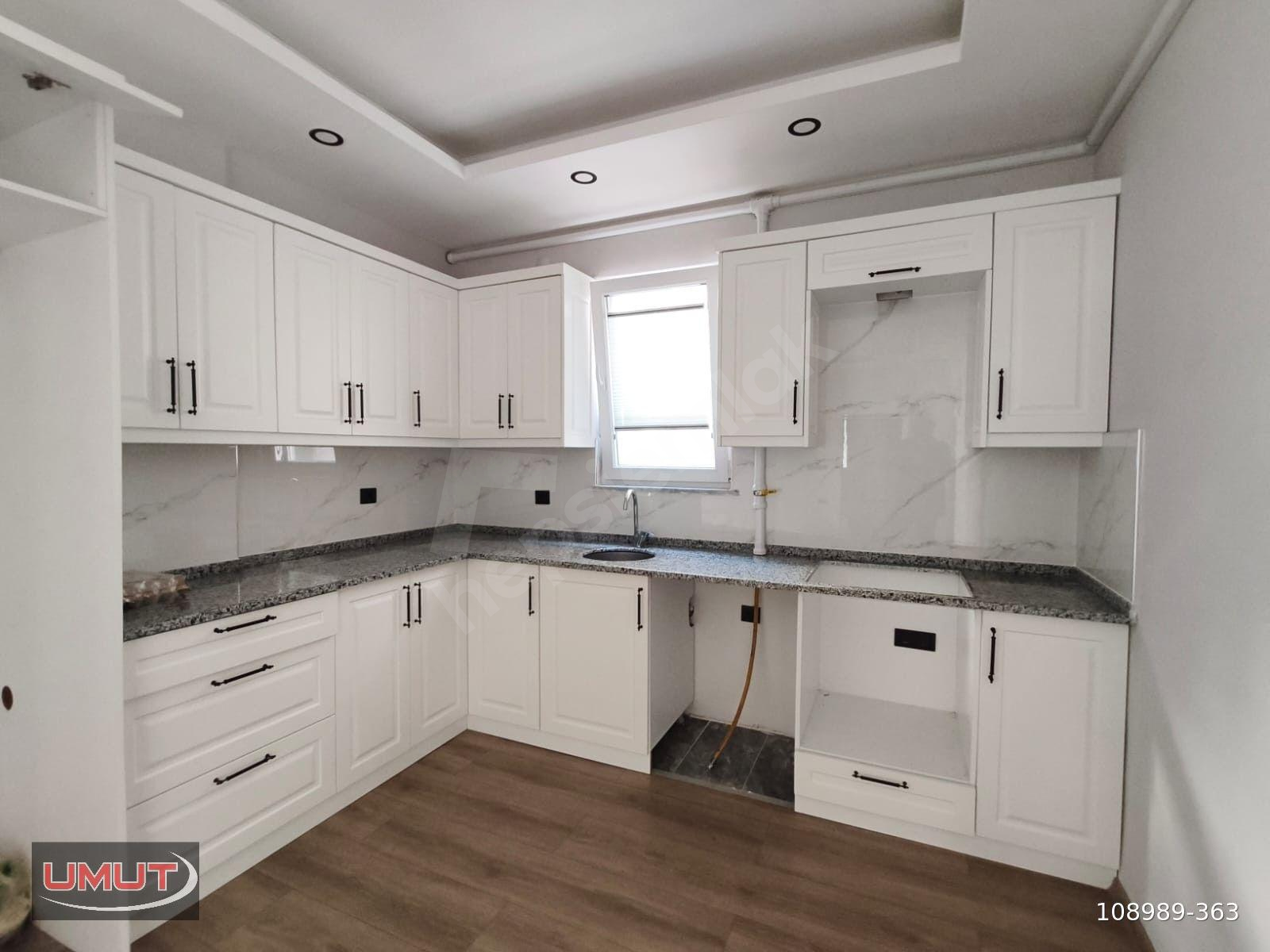 ÜNYE UMUT EMLAK'TAN ATATÜRK MAH. GÜZEL KONUMDA ASANSÖRLÜ DOĞALGAZLI 3.KATTA 117 M2 3+1 SATILIK DAİRE