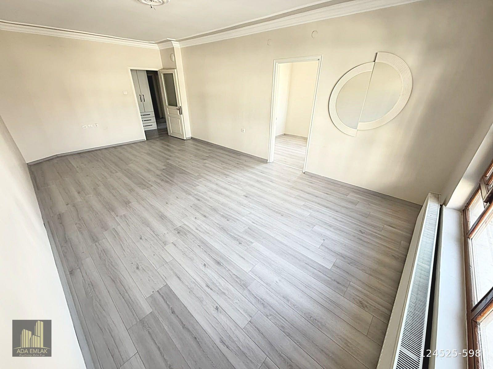 KUŞCAĞIZDA 2. KATTA FULL YAPILI ÇİFT BALKONLU CEPHELERİ AÇIK