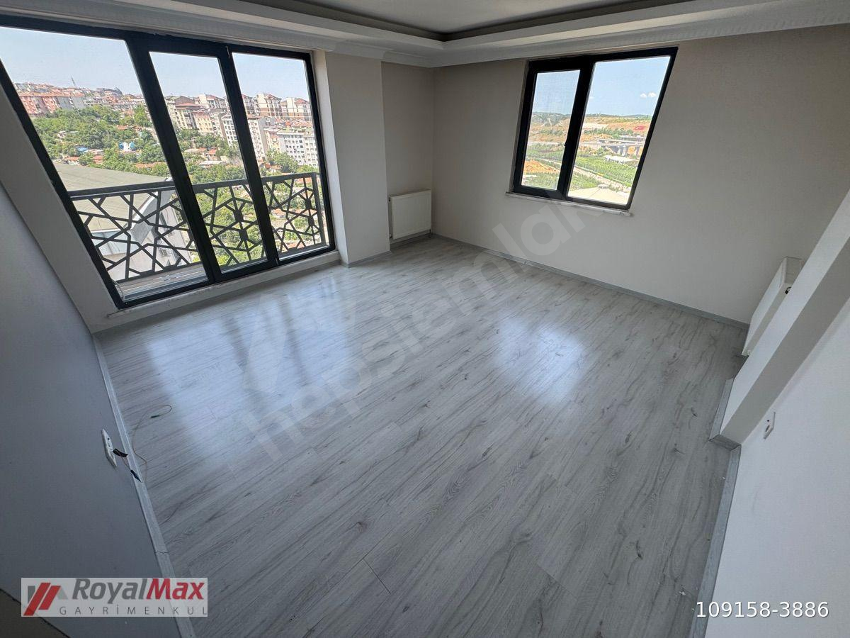 ROYALMAX'DAN SİTEDE TRAMVAY YAKINI 6.KAT 2+1 90M² MANZARALI